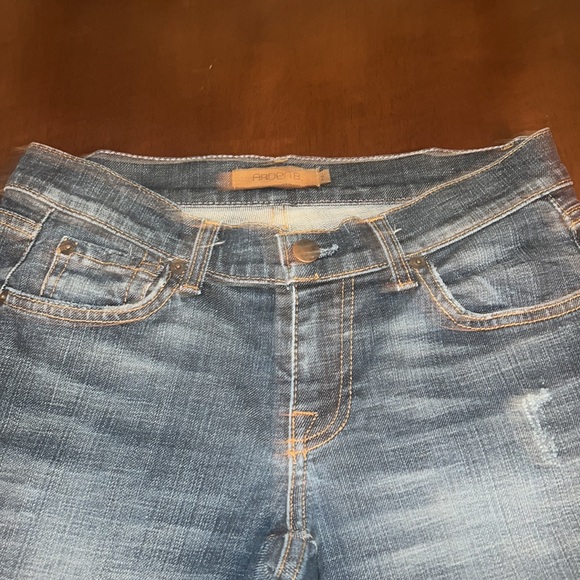 High Quality Jeans - Picture 10 of 12